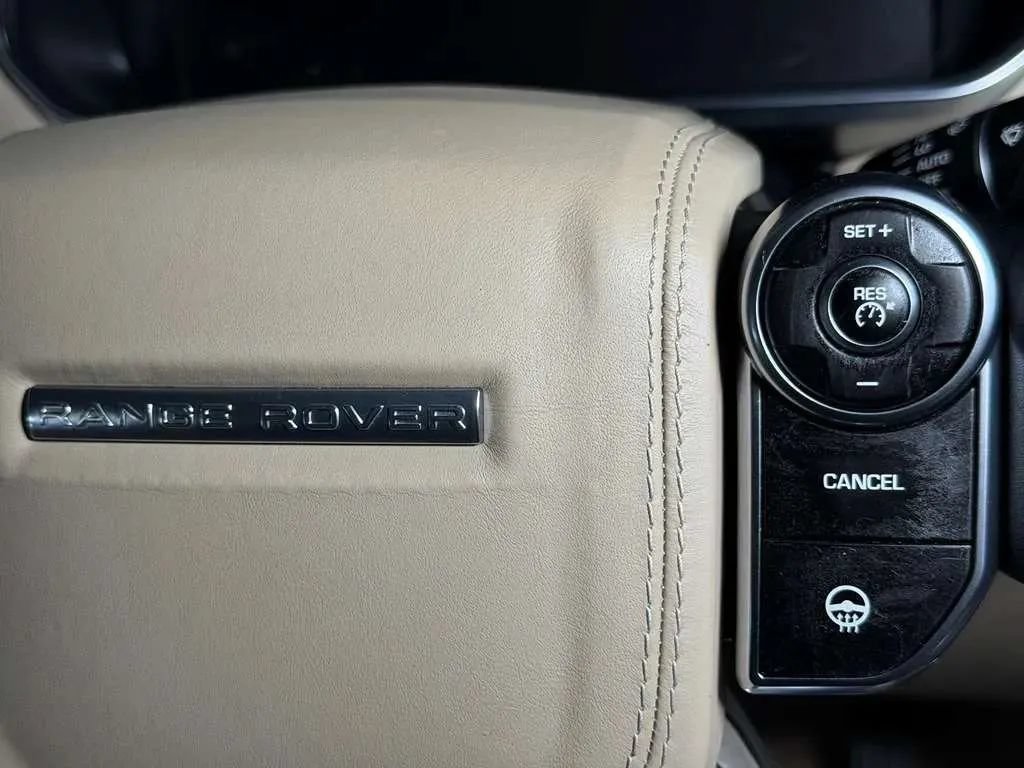 Used 2013 Land Rover Range Rover HSE AWD/4WD image 32