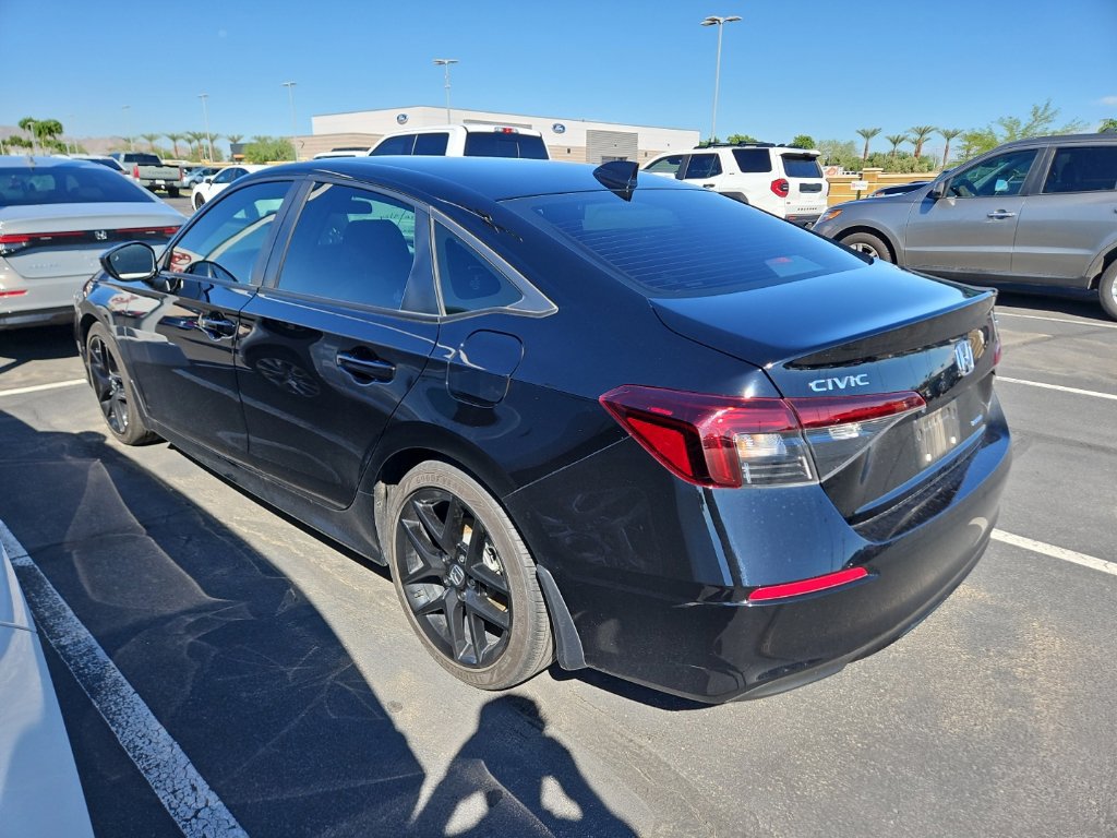 Used 2025 Honda Civic Sport image 2