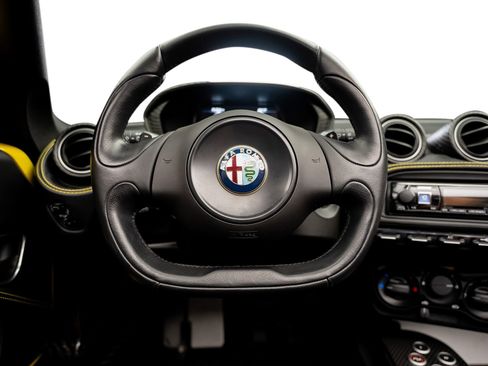 Used 2016 Alfa Romeo 4C Spider image 4