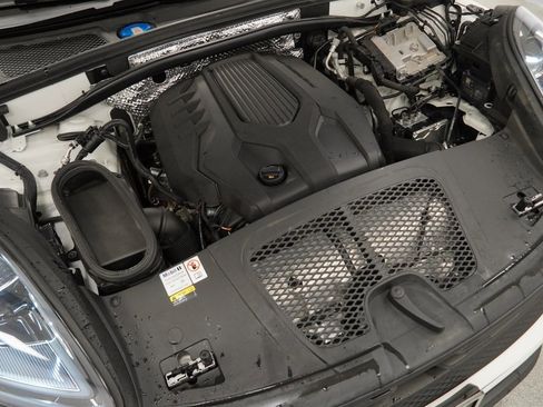 Used 2023 Porsche Macan image 52