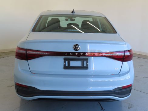 New 2026 Volkswagen Jetta SE image 5