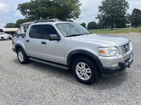 Used 2010 Ford Explorer Sport Trac XLT RWD image 1