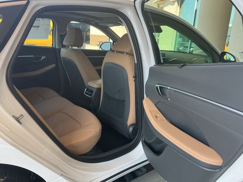 New 2026 Hyundai Sonata Limited FWD image 9