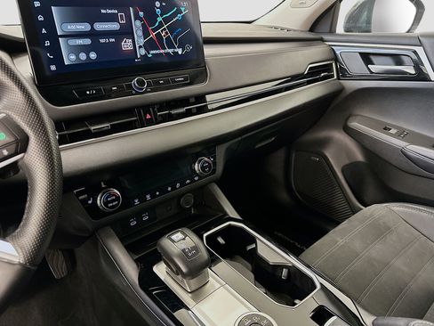 Used 2025 Mitsubishi Outlander SE image 26