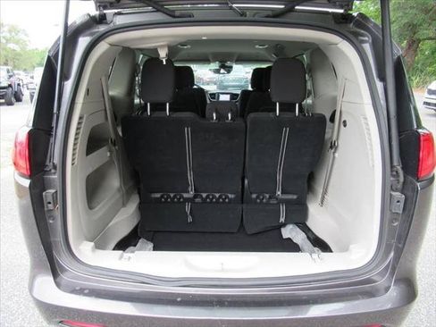 Certified 2023 Chrysler Voyager LX FWD image 33