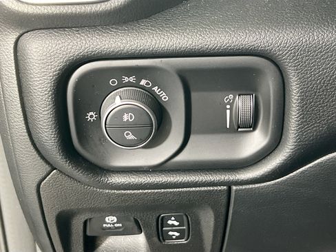 Used 2021 RAM 1500 Big Horn AWD/4WD image 10