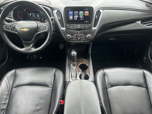 Used 2017 Chevrolet Malibu Premier w/ Premier Sun and Wheel Package FWD image 3
