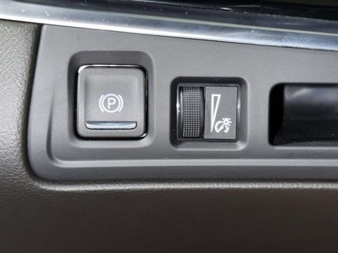 Used 2025 Cadillac XT6 Premium Luxury AWD/4WD image 31