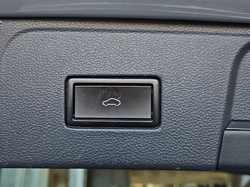 Used 2019 Volkswagen Atlas SE image 21