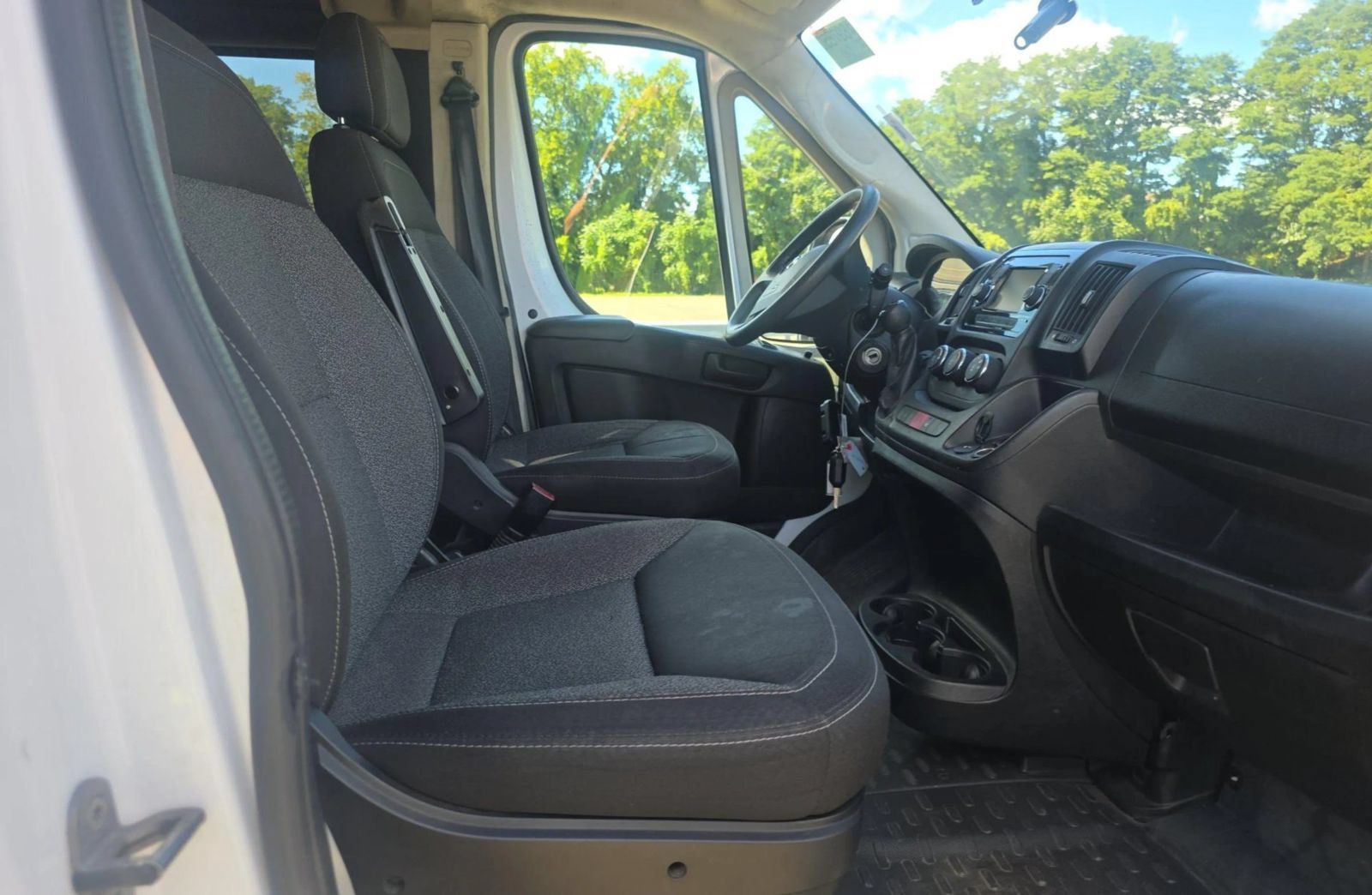 Used 2019 RAM ProMaster 3500 w/ Premium Appearance Group FWD image 6