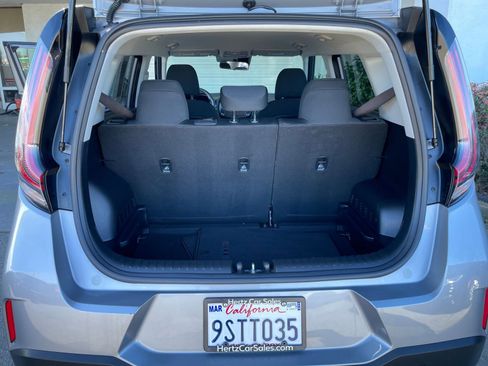 Used 2025 Kia Soul LX w/ LX Technology Package FWD image 29