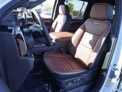 New 2026 GMC Sierra 2500 Denali Ultimate w/ Max Trailering Package image 15