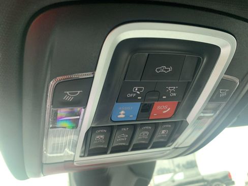 New 2026 RAM 1500 Laramie w/ Sport Appearance Package AWD/4WD image 18