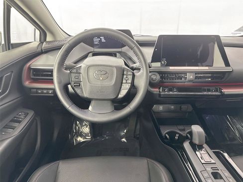 Used 2025 Toyota Prius Plug-In Hybrid image 29