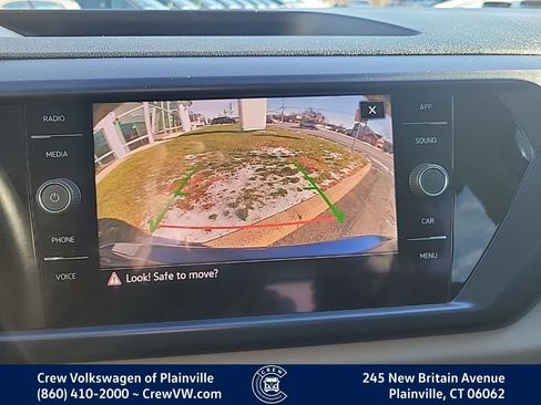 Certified 2022 Volkswagen Taos SE image 8