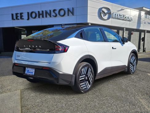Used 2026 Nissan Leaf SV+ w/ Floor Mat Package (SV+) FWD image 6