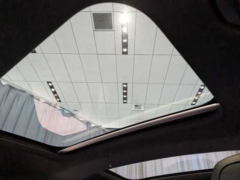 Certified 2025 Porsche Panamera image 25