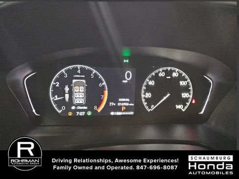 Used 2025 Honda Pilot Sport image 4