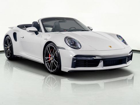 Used 2022 Porsche 911 Turbo image 4