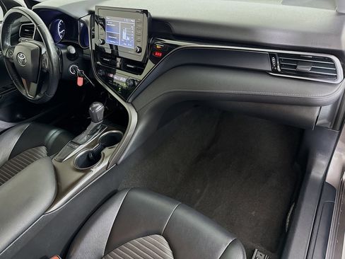 Used 2022 Toyota Camry SE FWD image 29