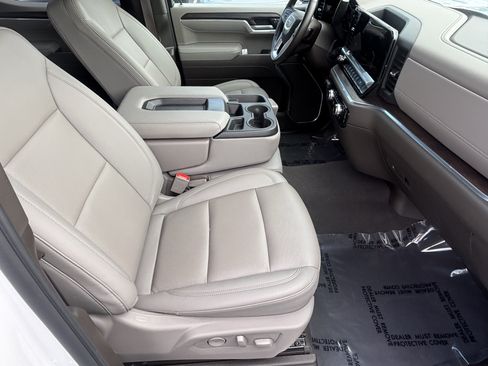 Used 2026 GMC Sierra 1500 SLT RWD image 9