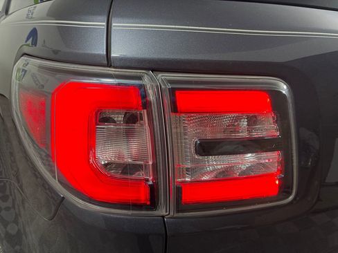 Used 2013 GMC Acadia SLT AWD/4WD image 8