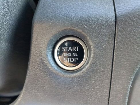 Used 2023 Nissan Frontier SV image 31