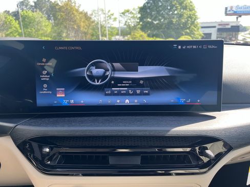 Certified 2025 BMW 330i Sedan w/ Premium Package image 26