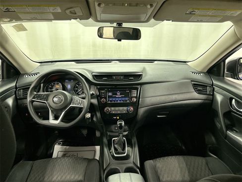 Used 2018 Nissan Rogue S image 17