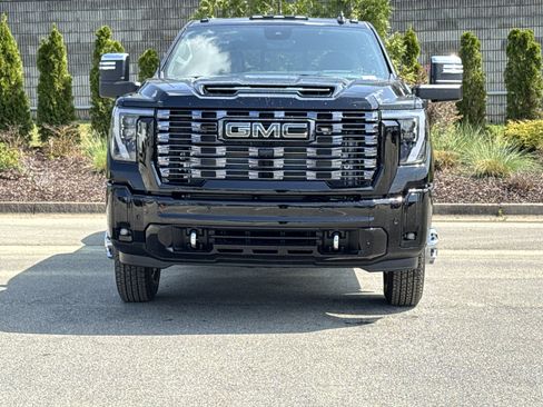 New 2026 GMC Sierra 3500 Denali Ultimate AWD/4WD image 3