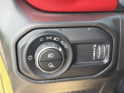 Used 2023 Jeep Gladiator Rubicon w/ Cold Weather Group AWD/4WD image 12
