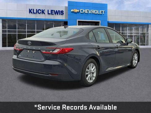 Used 2025 Toyota Camry LE image 8