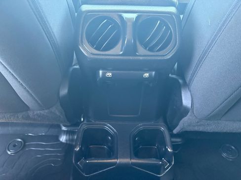 Used 2022 Jeep Wrangler Unlimited Sport AWD/4WD image 15