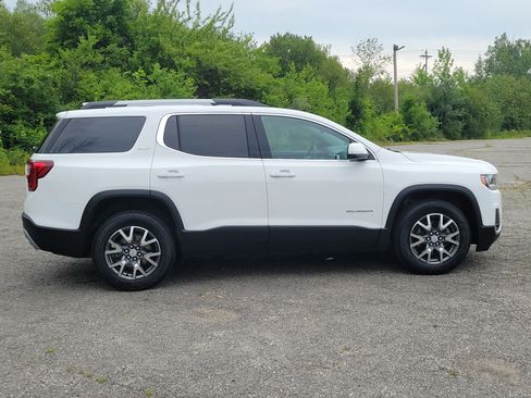 Used 2023 GMC Acadia SLT w/ Technology Package AWD/4WD image 4