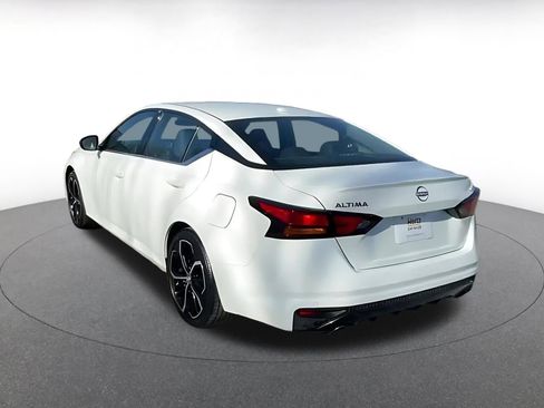 Used 2025 Nissan Altima 2.5 SR image 11