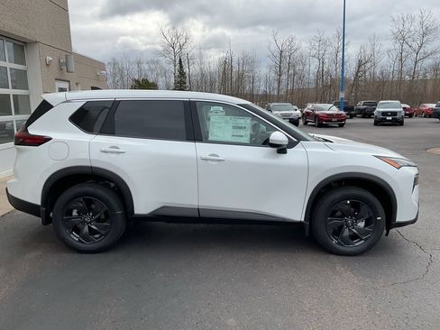 New 2026 Nissan Rogue SV w/ Cold Weather Package AWD/4WD image 4