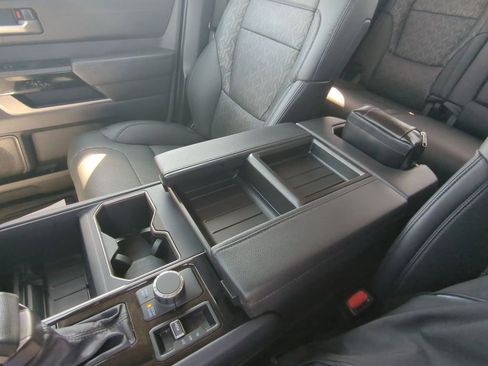 Used 2024 Toyota Tundra Limited image 21