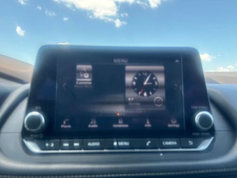 Used 2023 Nissan Rogue SV FWD image 41