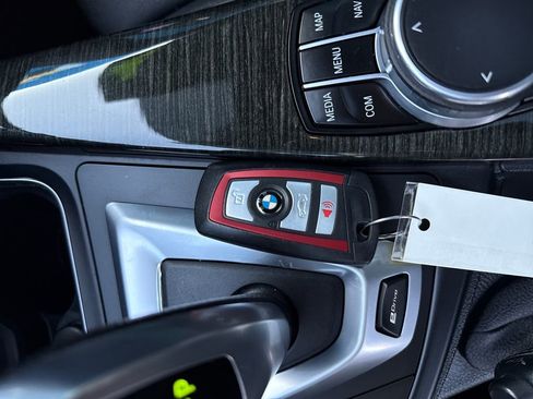 Used 2018 BMW 330e 330e iPerformance image 34