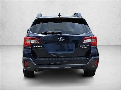 Used 2018 Subaru Outback 3.6R Limited AWD/4WD image 7
