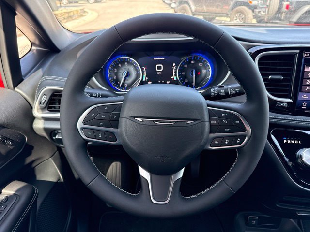 New 2027 Chrysler Pacifica Select FWD image 18