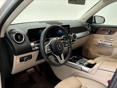 Used 2020 Mercedes-Benz GLB 250 4MATIC image 4