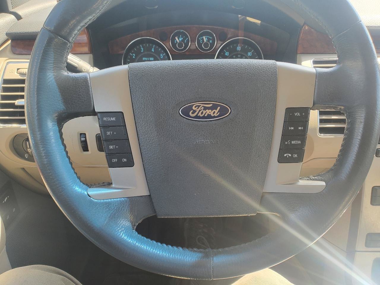 Used 2009 Ford Flex Limited FWD image 21