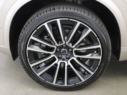 New 2026 Volvo XC90 B6 Plus w/ Protection Package AWD/4WD image 31