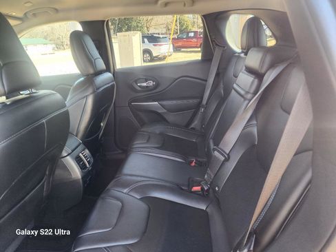 Used 2019 Jeep Cherokee Latitude Plus image 13