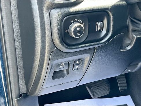 Used 2020 RAM 1500 Big Horn AWD/4WD image 10