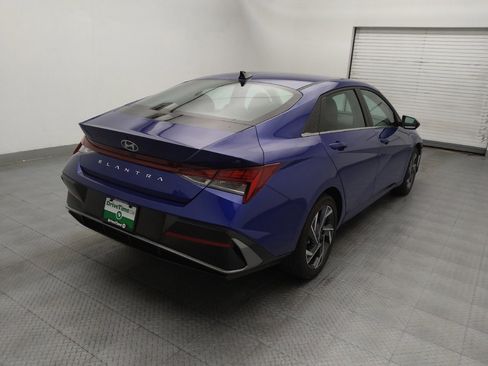 Used 2025 Hyundai Elantra SEL FWD image 9
