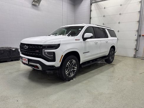 New 2026 Chevrolet Suburban Z71 w/ Comfort Package image 6