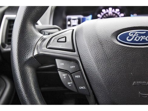 Used 2022 Ford Edge SE image 18