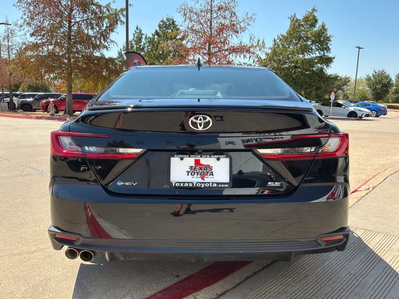 Used 2026 Toyota Camry SE FWD image 7